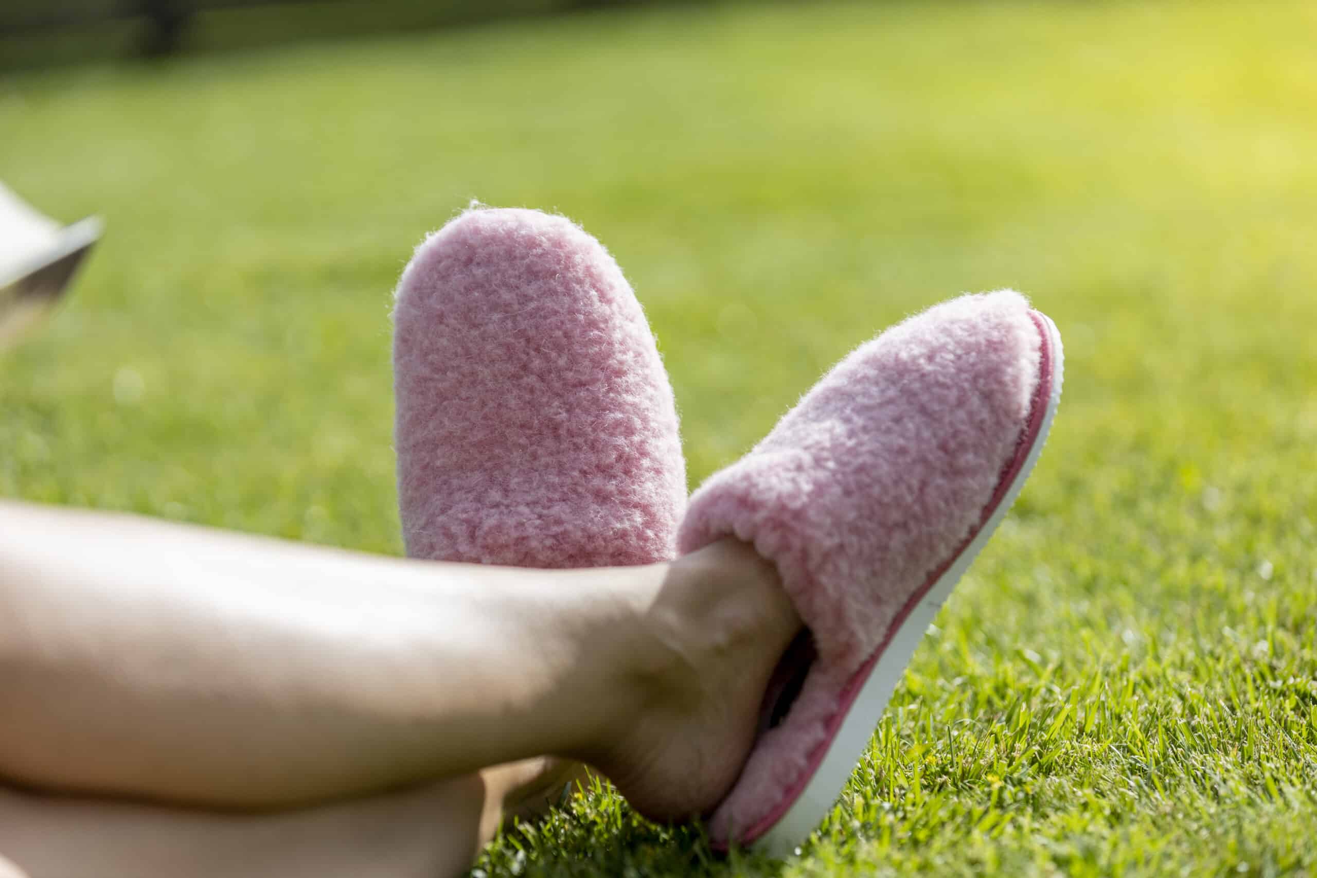 Woollando įspiriamos natūralios vilnos šlepetės PINK FLUFFY